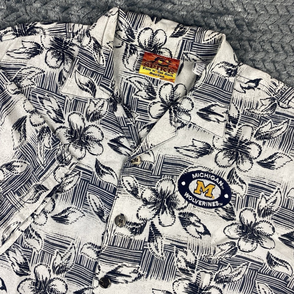 Michigan Wolverines Hawaiian Men's Size Medium Short Sleeve Floral Causal